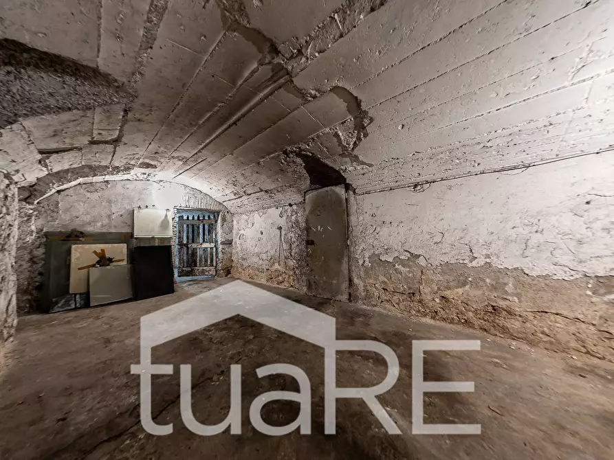 Immagine 23 di Magazzino in vendita  in Via D'aracoeli a Roma