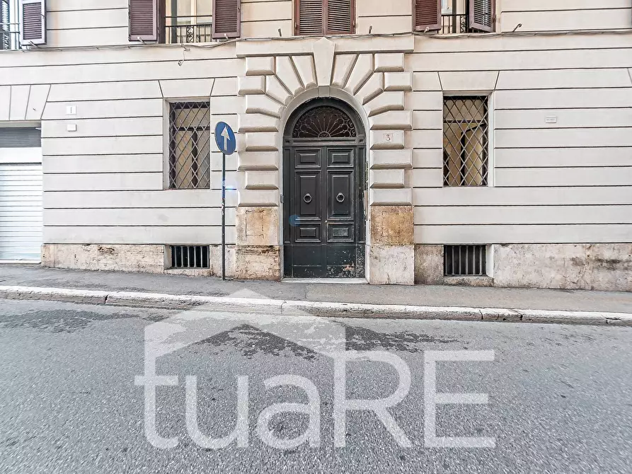 Immagine 24 di Magazzino in vendita  in Via D'aracoeli a Roma