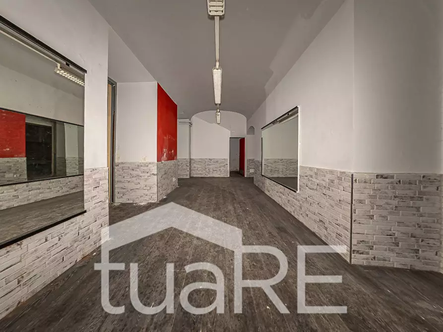 Immagine 7 di Negozio in vendita  in Via Paolo Emilio a Roma