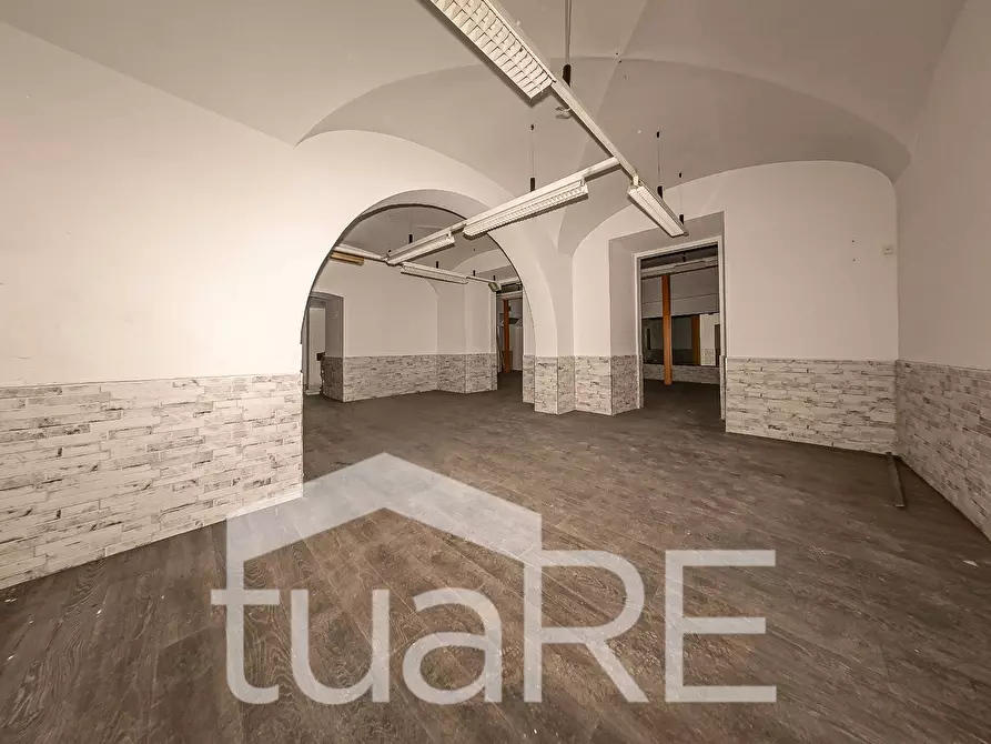 Immagine 9 di Negozio in vendita  in Via Paolo Emilio a Roma