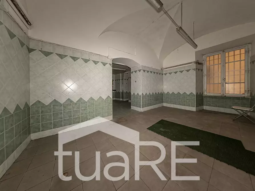 Immagine 15 di Negozio in vendita  in Via Paolo Emilio a Roma