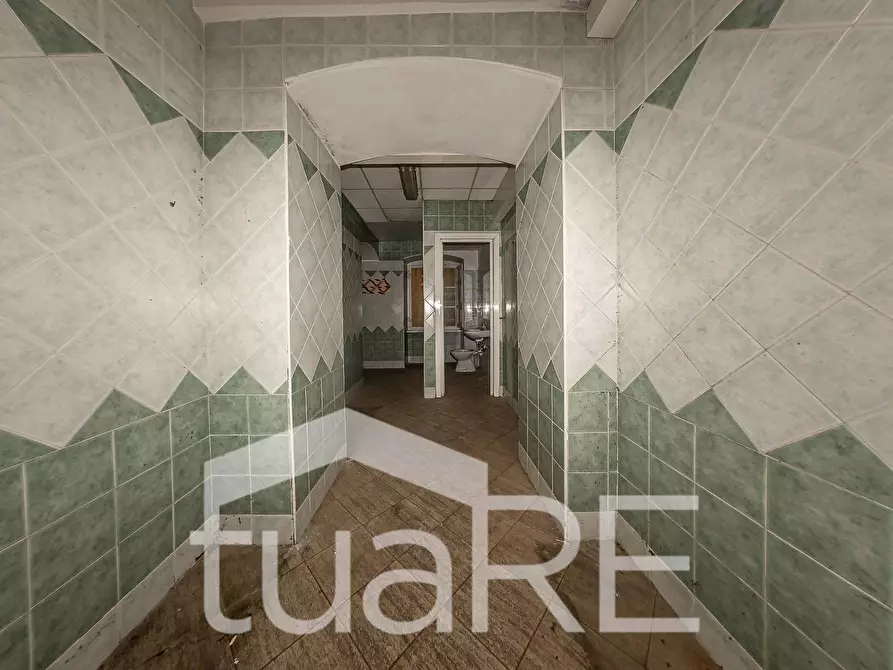 Immagine 34 di Negozio in vendita  in Via Paolo Emilio a Roma