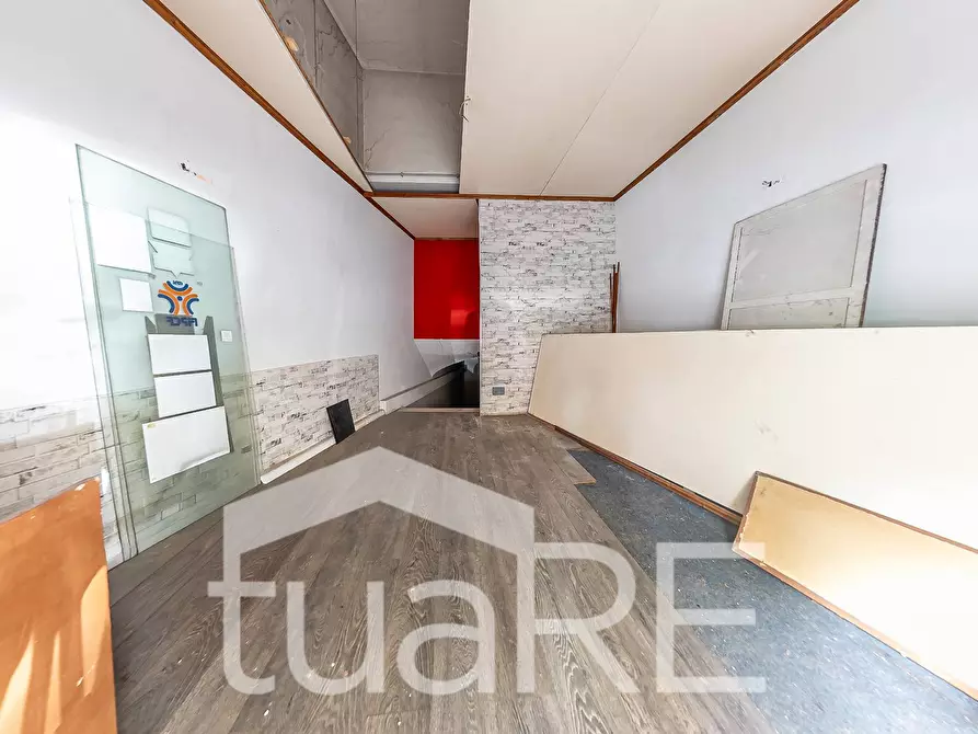 Immagine 40 di Negozio in vendita  in Via Paolo Emilio a Roma