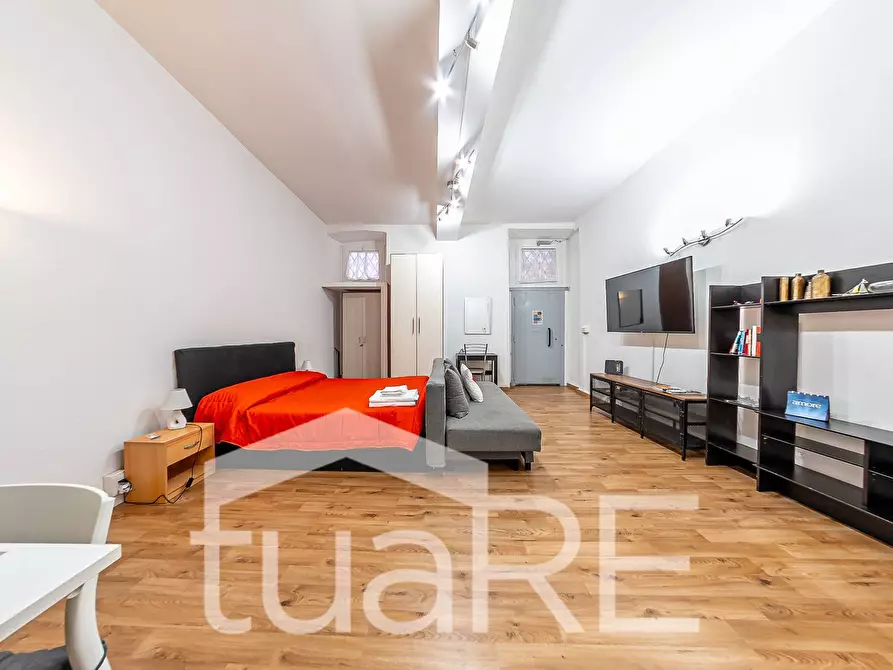 Immagine 3 di Appartamento in vendita  in Piazza Di San Cosimato a Roma