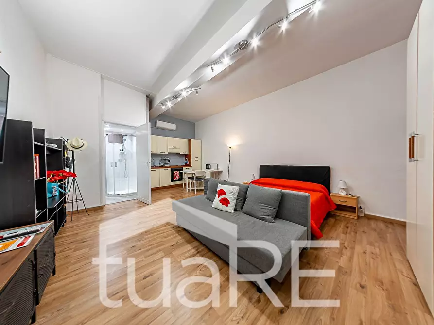 Immagine 4 di Appartamento in vendita  in Piazza Di San Cosimato a Roma