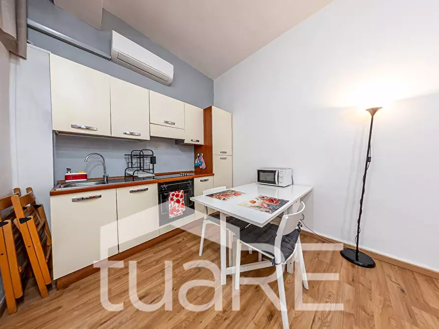 Immagine 5 di Appartamento in vendita  in Piazza Di San Cosimato a Roma