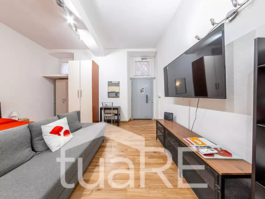 Immagine 6 di Appartamento in vendita  in Piazza Di San Cosimato a Roma