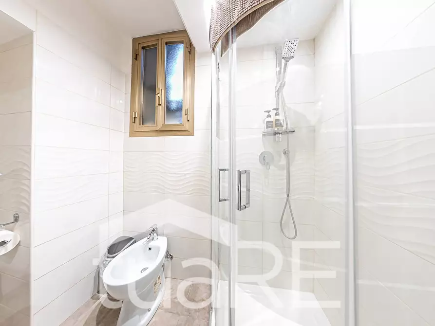 Immagine 9 di Appartamento in vendita  in Piazza Di San Cosimato a Roma