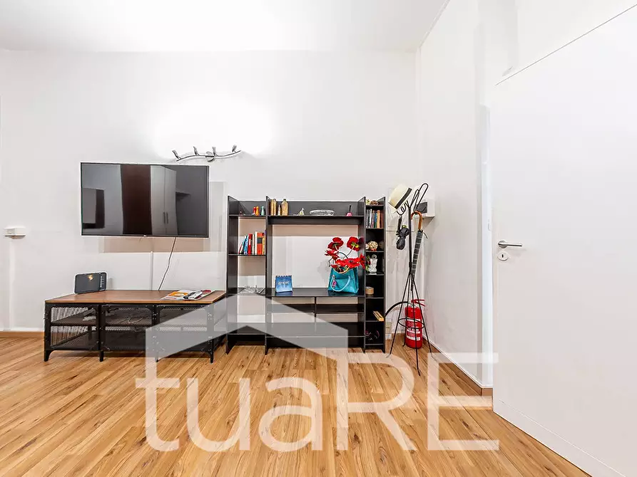 Immagine 17 di Appartamento in vendita  in Piazza Di San Cosimato a Roma