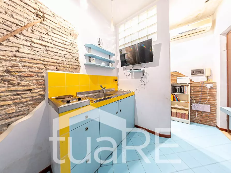 Immagine 4 di Appartamento in vendita  in Via Della Scala a Roma