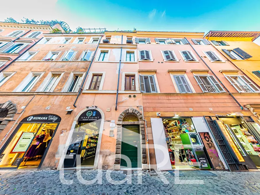 Immagine 10 di Appartamento in vendita  in Via Della Scala a Roma