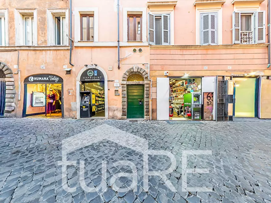 Immagine 17 di Appartamento in vendita  in Via Della Scala a Roma