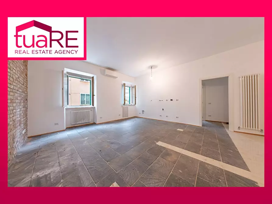 Immagine 1 di Appartamento in vendita  in Via Urbano II a Roma