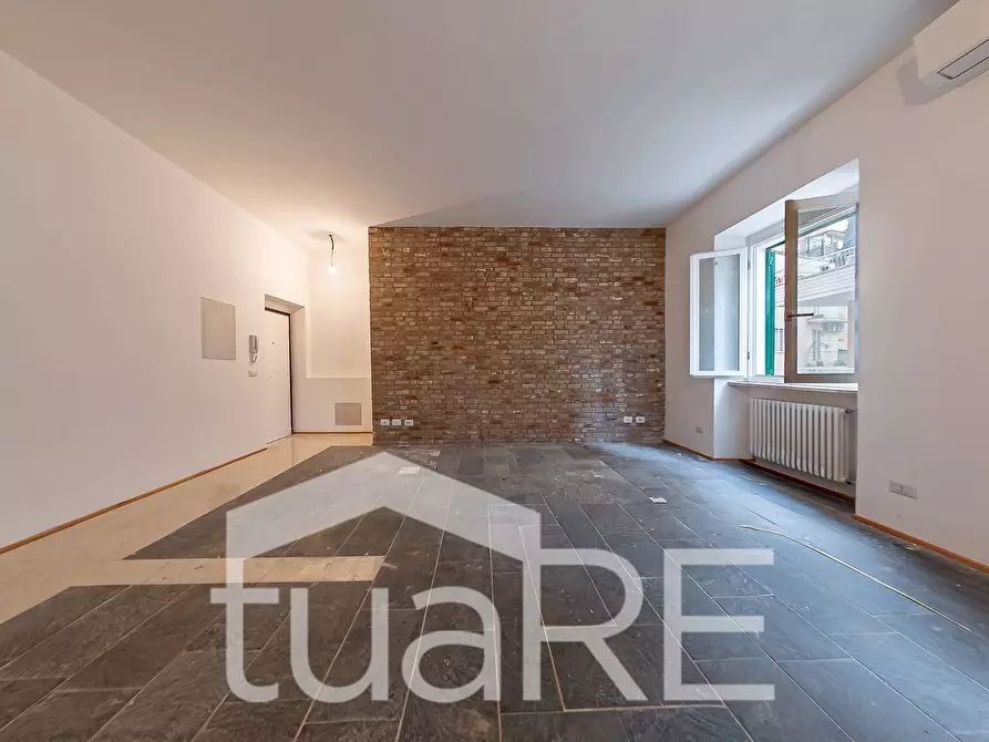 Immagine 3 di Appartamento in vendita  in Via Urbano II a Roma