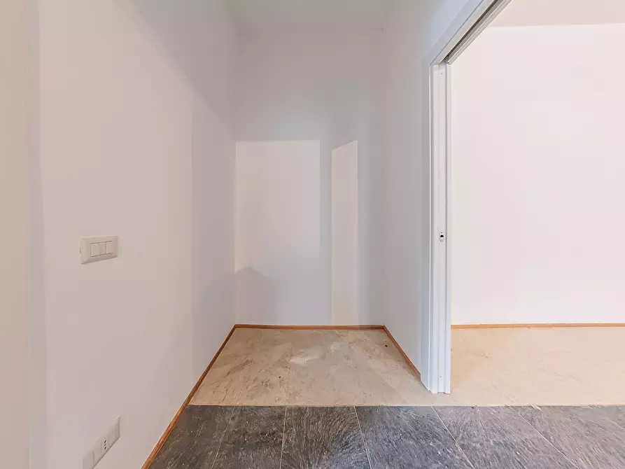 Immagine 18 di Appartamento in vendita  in Via Urbano II a Roma