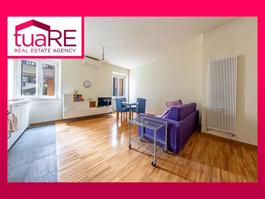 Immagine 1 di Appartamento in vendita  in Via Urbano II a Roma