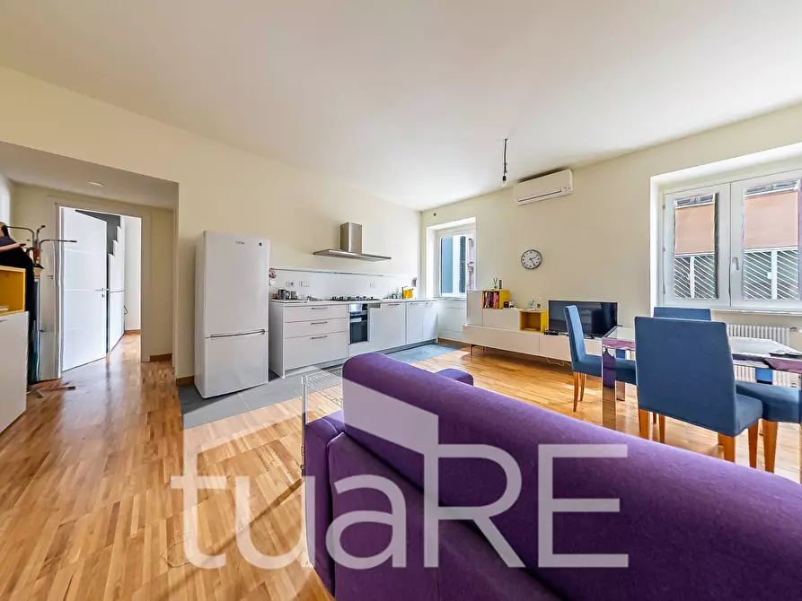 Immagine 2 di Appartamento in vendita  in Via Urbano II a Roma