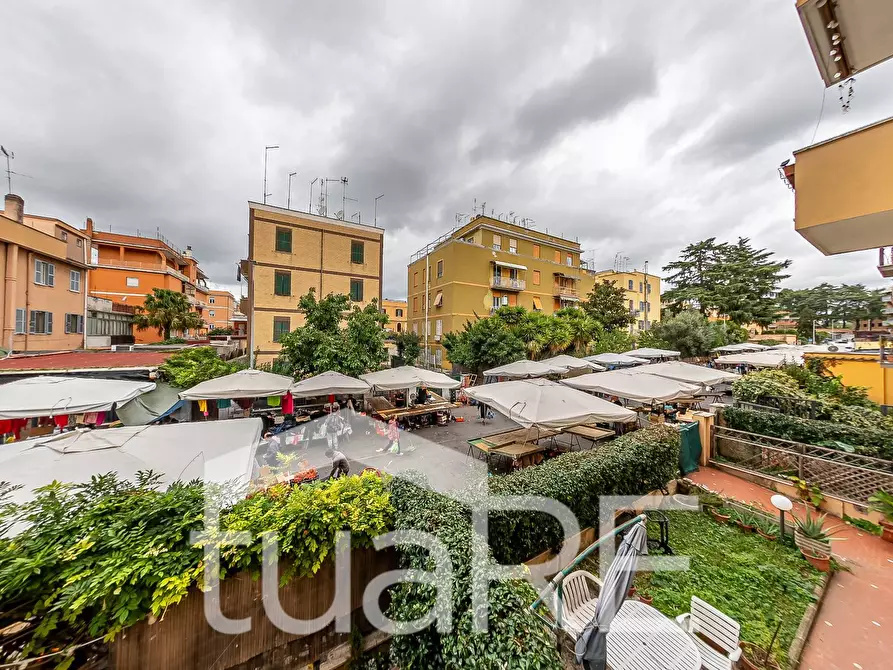 Immagine 8 di Appartamento in vendita  in Via Urbano II a Roma