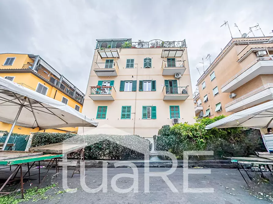 Immagine 13 di Appartamento in vendita  in Via Urbano II a Roma