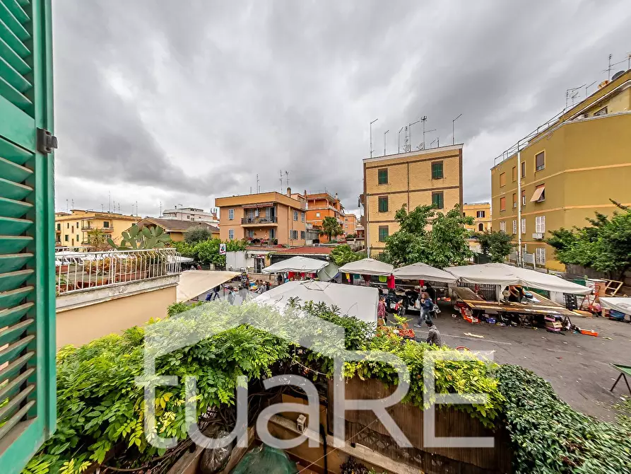 Immagine 15 di Appartamento in vendita  in Via Urbano II a Roma