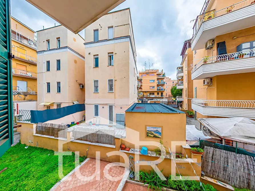 Immagine 19 di Appartamento in vendita  in Via Urbano II a Roma