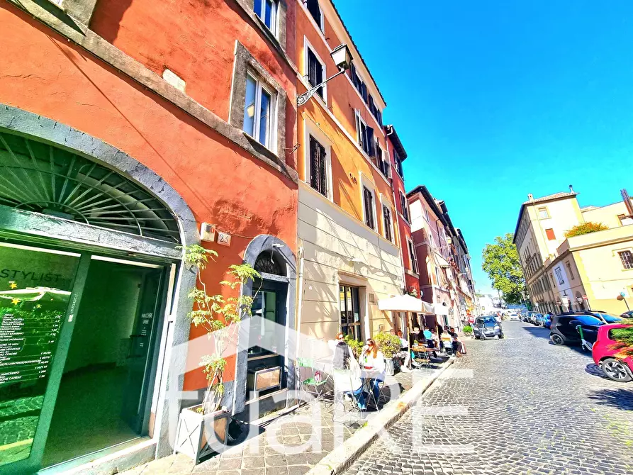 Immagine 4 di Negozio in vendita  in Via Di Panico a Roma