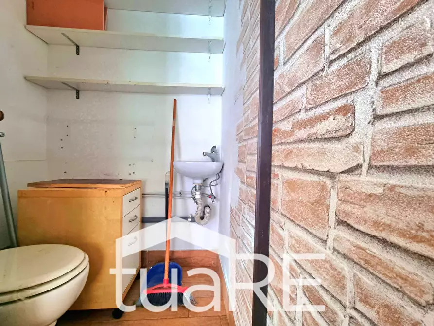 Immagine 8 di Negozio in vendita  in Via Di Panico a Roma