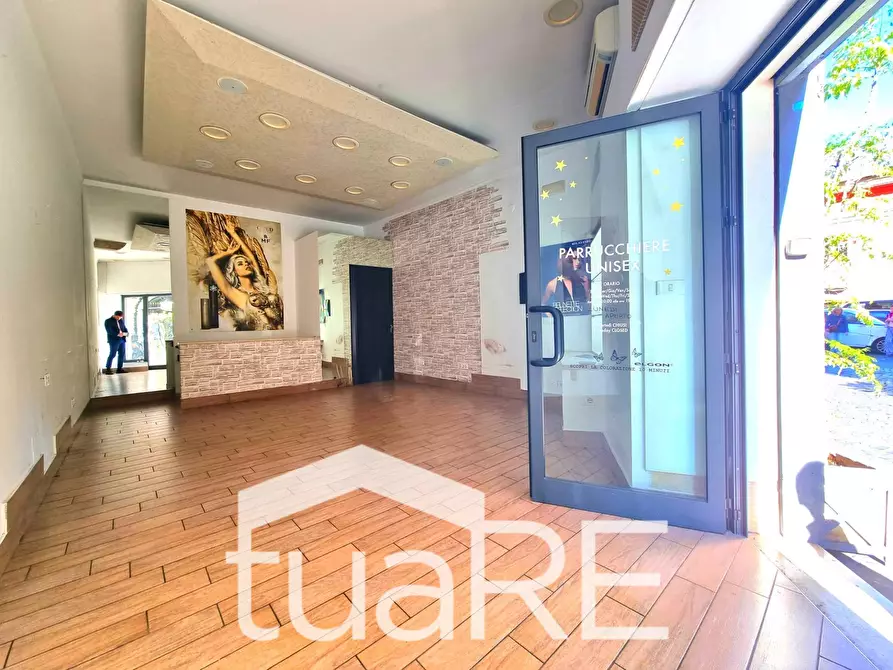 Immagine 18 di Negozio in vendita  in Via Di Panico a Roma