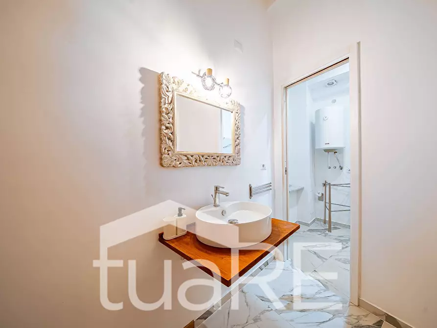 Immagine 9 di Appartamento in vendita  in Piazza Trilussa a Roma