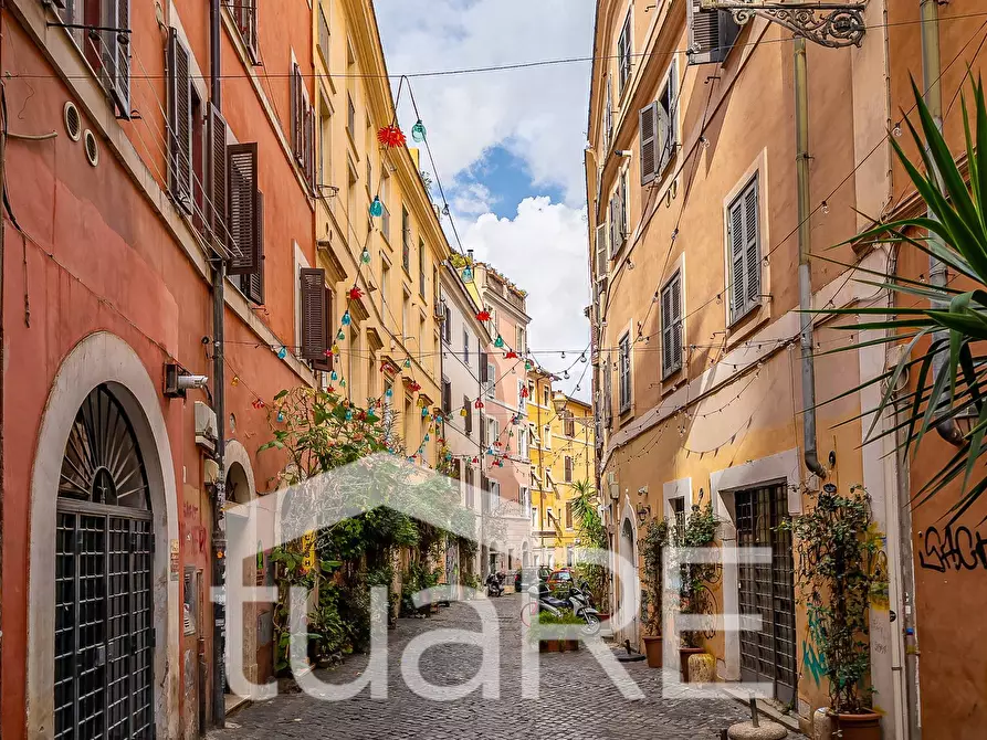 Immagine 20 di Appartamento in vendita  in Piazza Trilussa a Roma