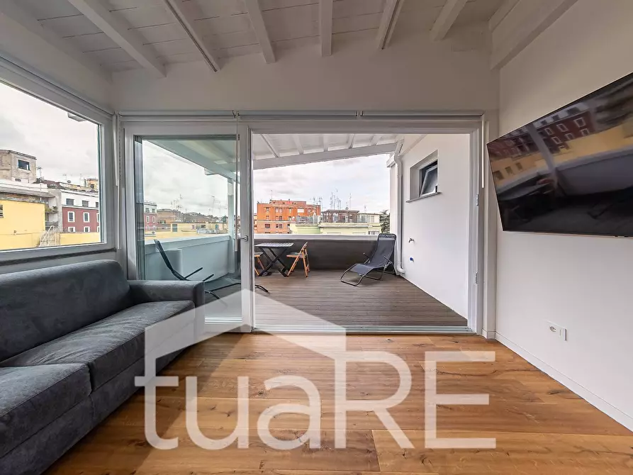 Immagine 2 di Attico in vendita  in Via Di Trasone a Roma