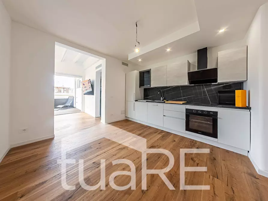 Immagine 5 di Attico in vendita  in Via Di Trasone a Roma