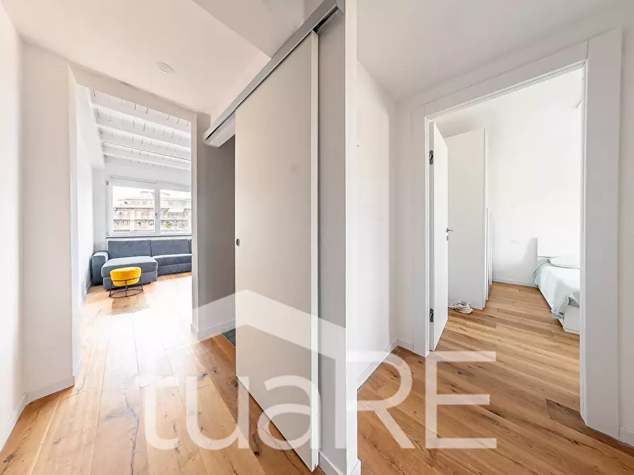 Immagine 9 di Attico in vendita  in Via Di Trasone a Roma