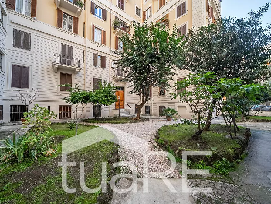 Immagine 9 di Appartamento in vendita  in Piazza Giuseppe Verdi a Roma