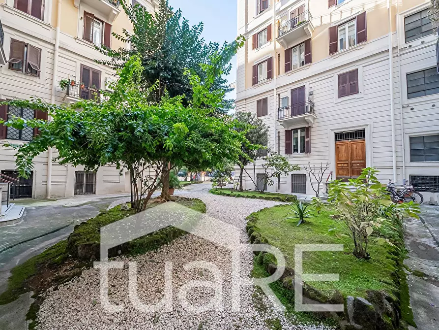 Immagine 12 di Appartamento in vendita  in Piazza Giuseppe Verdi a Roma