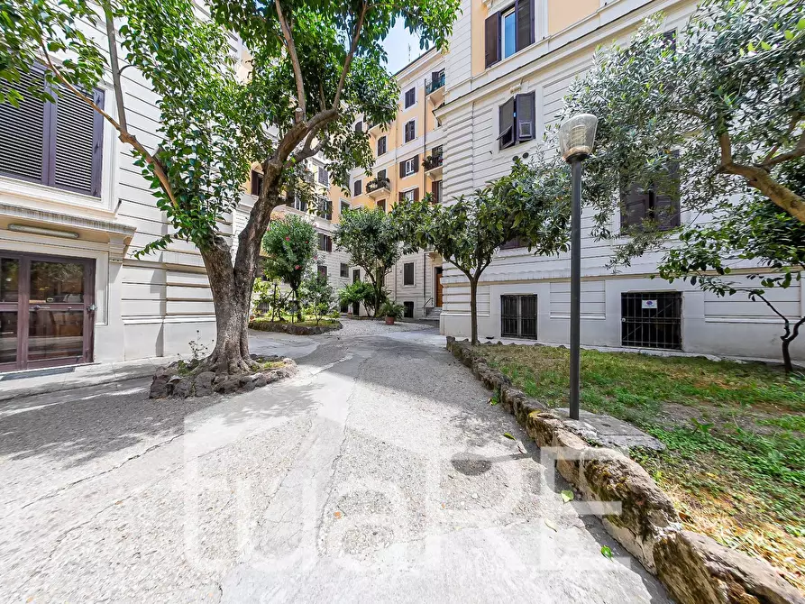 Immagine 21 di Appartamento in vendita  in Piazza Giuseppe Verdi a Roma