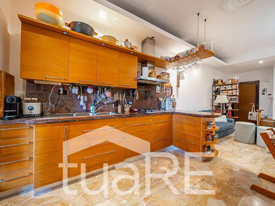 Immagine 4 di Appartamento in vendita  in Via Degli Orti Di Trastevere a Roma