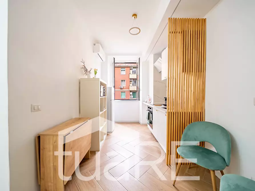 Immagine 7 di Appartamento in vendita  in Via Di Santa Maria Ausiliatrice a Roma