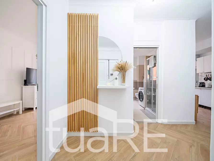 Immagine 9 di Appartamento in vendita  in Via Di Santa Maria Ausiliatrice a Roma