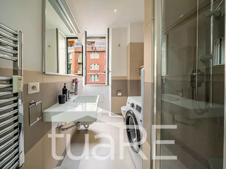 Immagine 12 di Appartamento in vendita  in Via Di Santa Maria Ausiliatrice a Roma