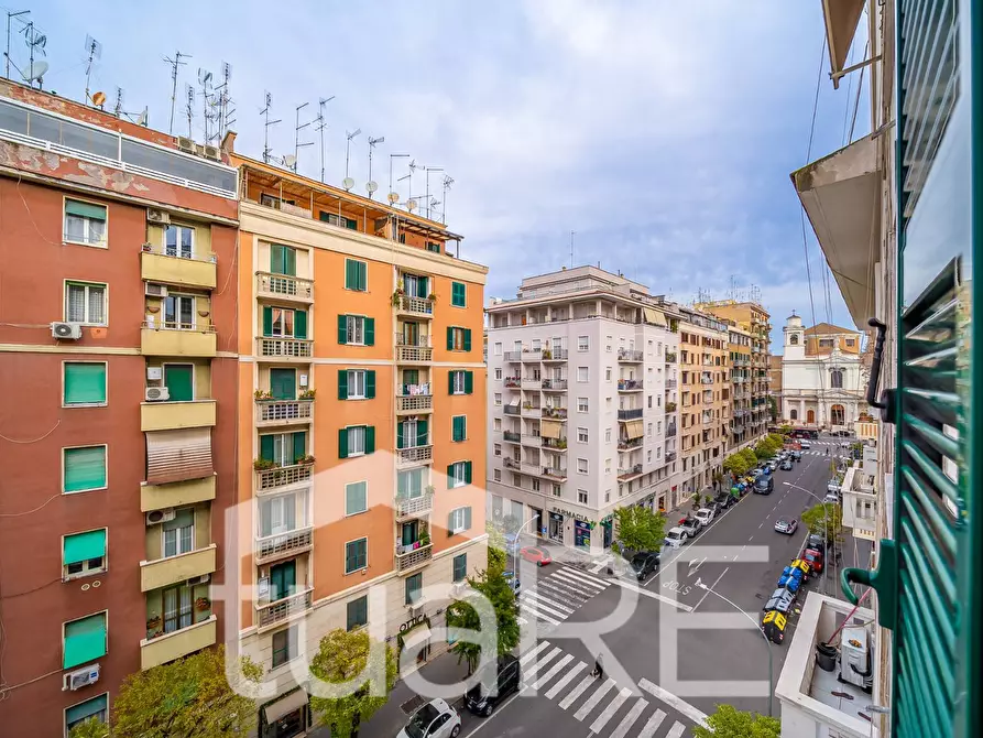 Immagine 14 di Appartamento in vendita  in Via Di Santa Maria Ausiliatrice a Roma