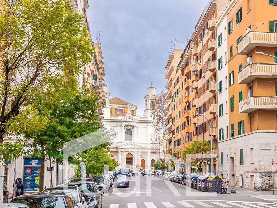 Immagine 21 di Appartamento in vendita  in Via Di Santa Maria Ausiliatrice a Roma