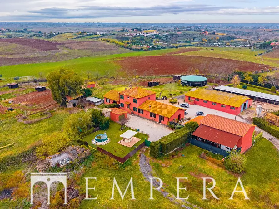 Immagine 4 di Appartamento in vendita  in Via Del Boschetto Della Bella Cenci a Roma