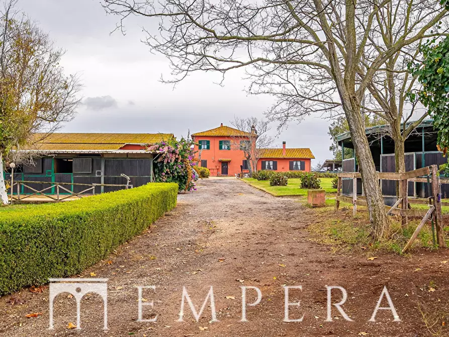 Immagine 11 di Appartamento in vendita  in Via Del Boschetto Della Bella Cenci a Roma