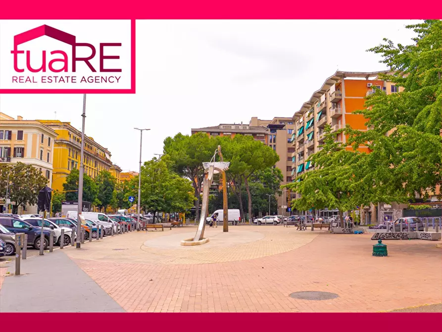 Immagine 1 di Appartamento in vendita  in via ettore rolli a Roma