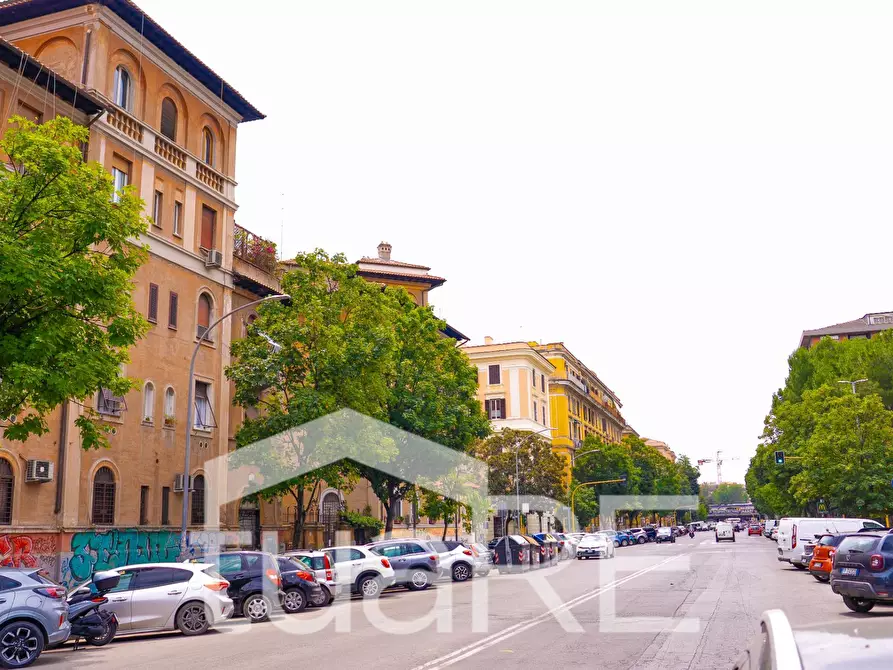 Immagine 2 di Appartamento in vendita  in via ettore rolli a Roma