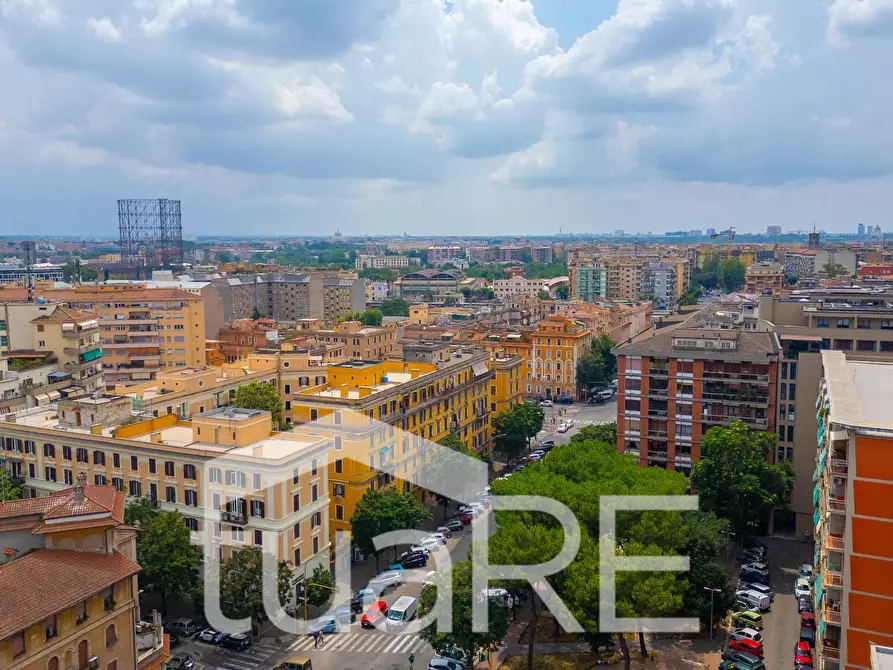 Immagine 3 di Appartamento in vendita  in via ettore rolli a Roma
