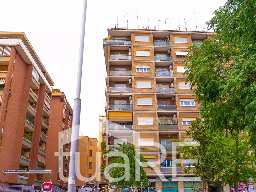 Immagine 18 di Appartamento in vendita  in via ettore rolli a Roma