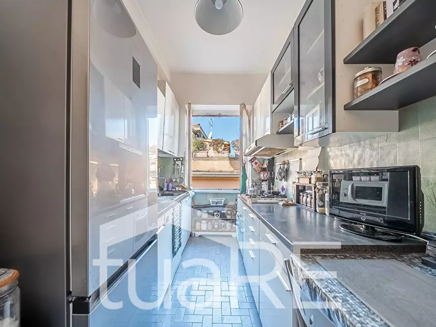 Immagine 11 di Appartamento in vendita  in Via Tolmino a Roma