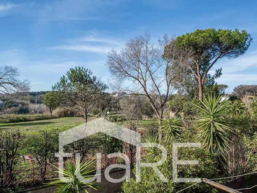 Immagine 7 di Appartamento in vendita  in Via Proba Petronia a Roma